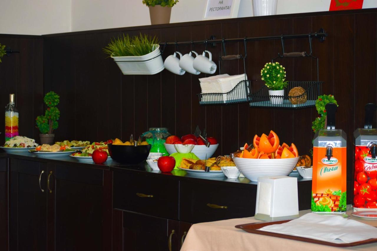 Hotel Par Avion Apriłci Zewnętrze zdjęcie
