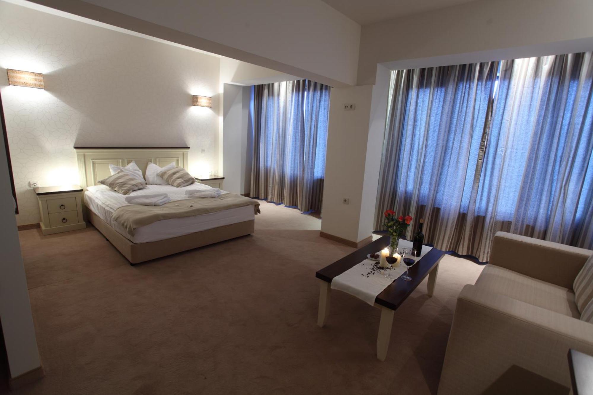 Hotel Par Avion Apriłci Zewnętrze zdjęcie
