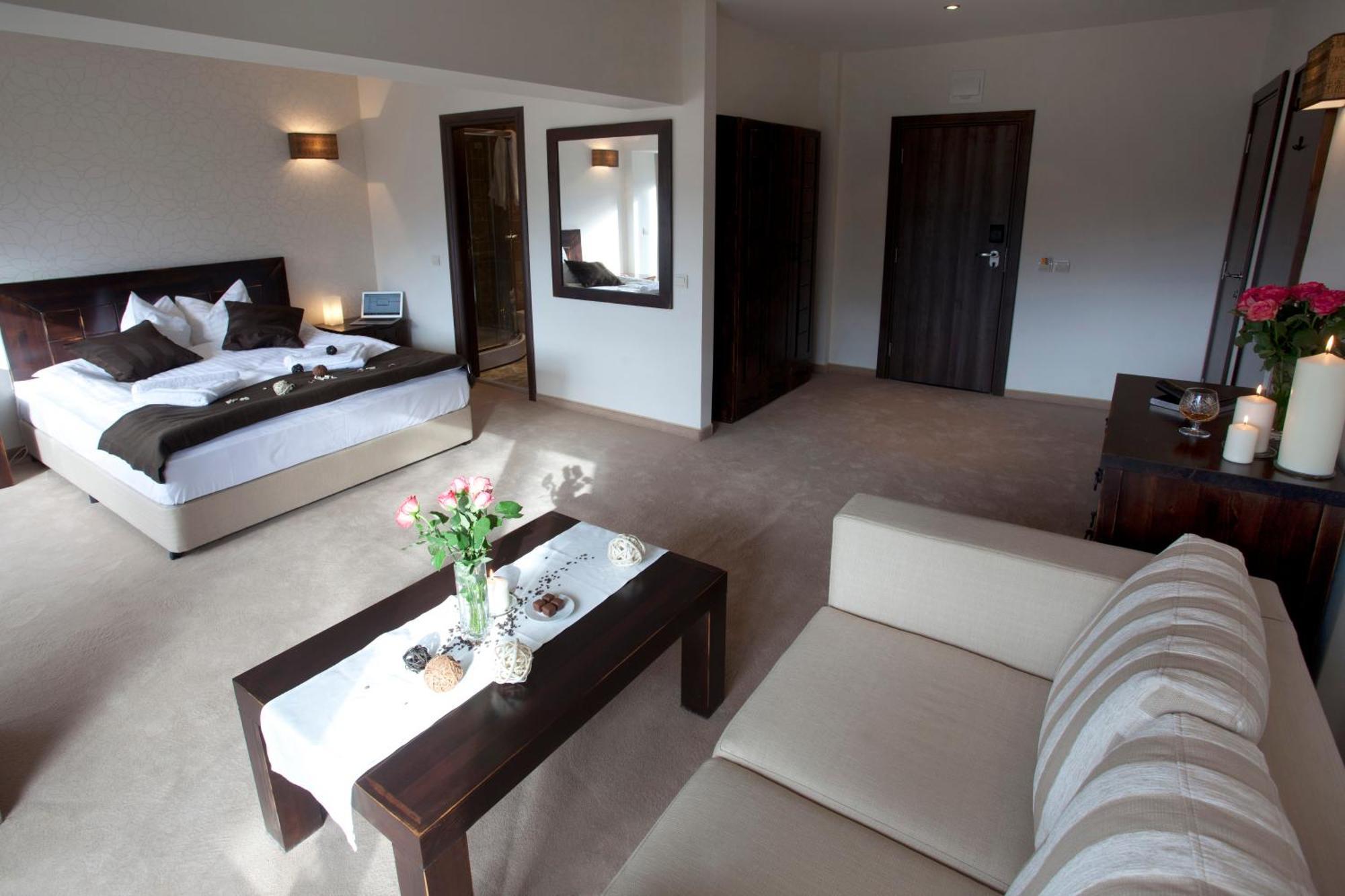 Hotel Par Avion Apriłci Zewnętrze zdjęcie
