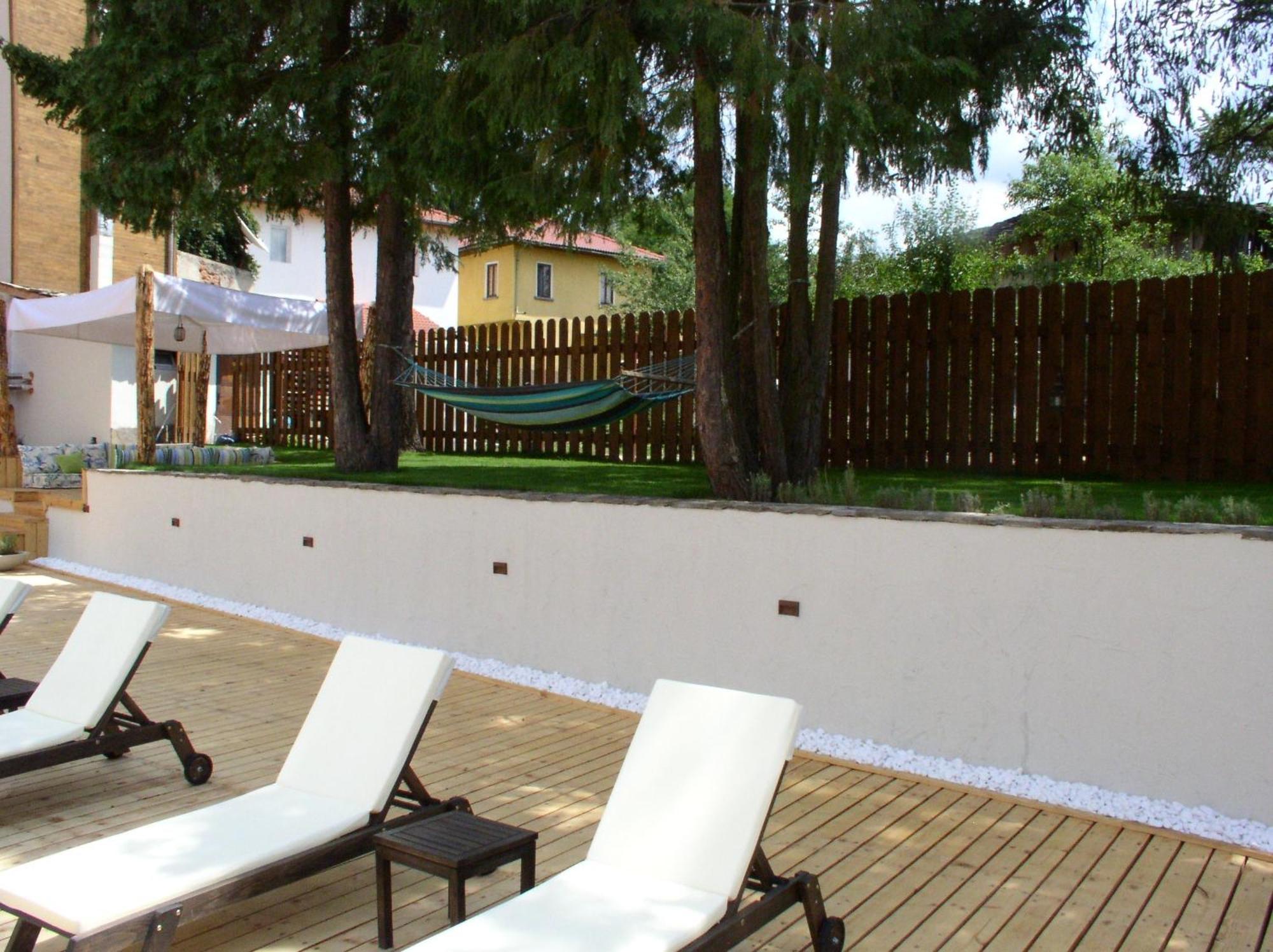 Hotel Par Avion Apriłci Zewnętrze zdjęcie