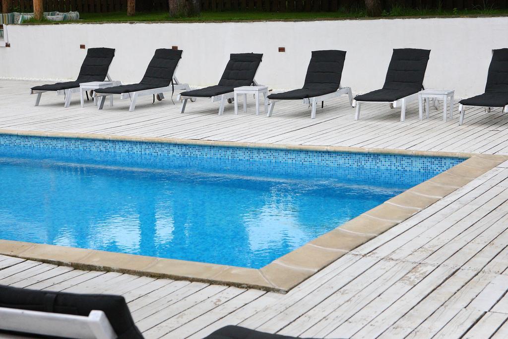 Hotel Par Avion Apriłci Zewnętrze zdjęcie
